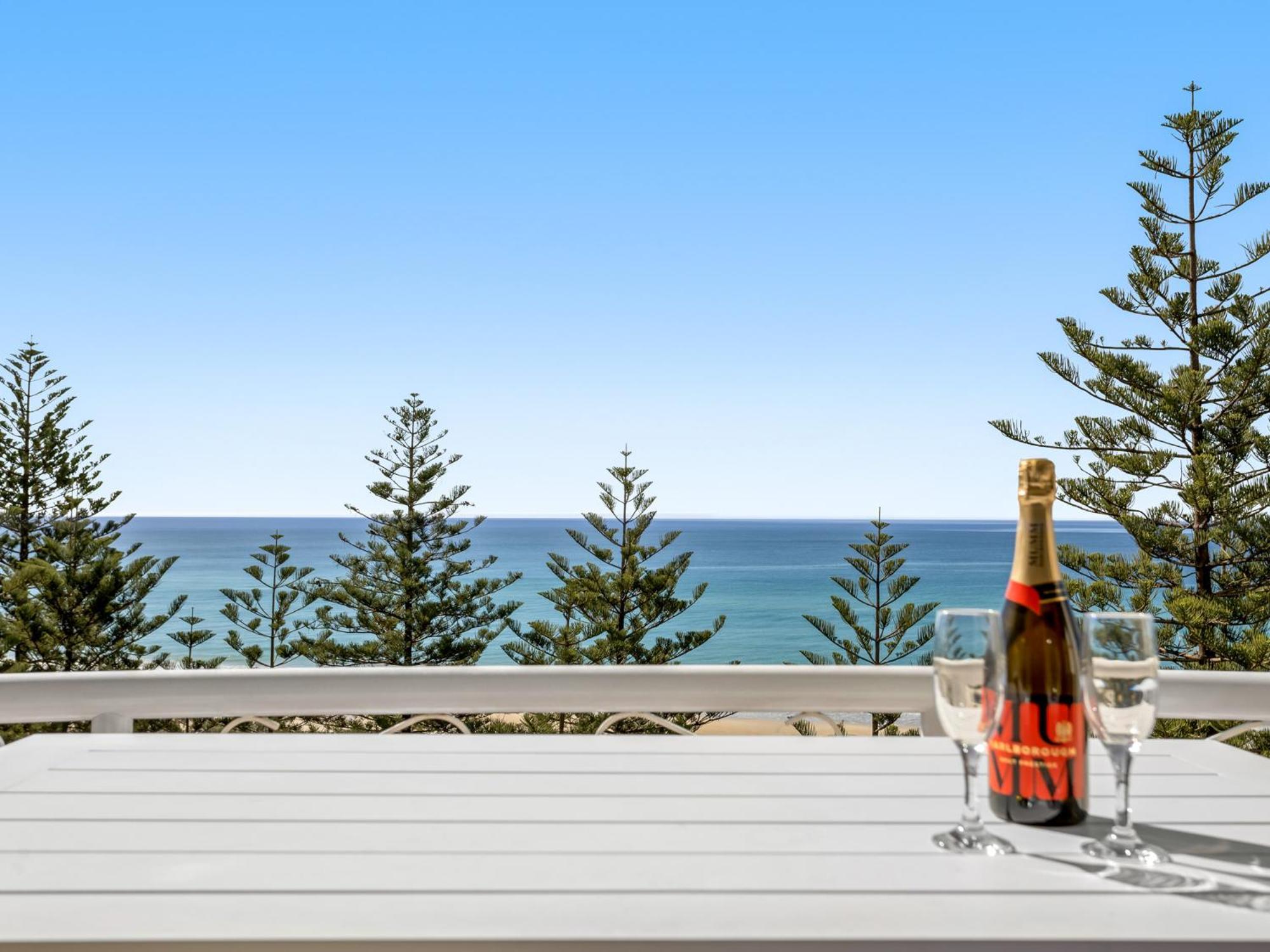 Ultiqa Burleigh Mediterranean 4* Gold Coast