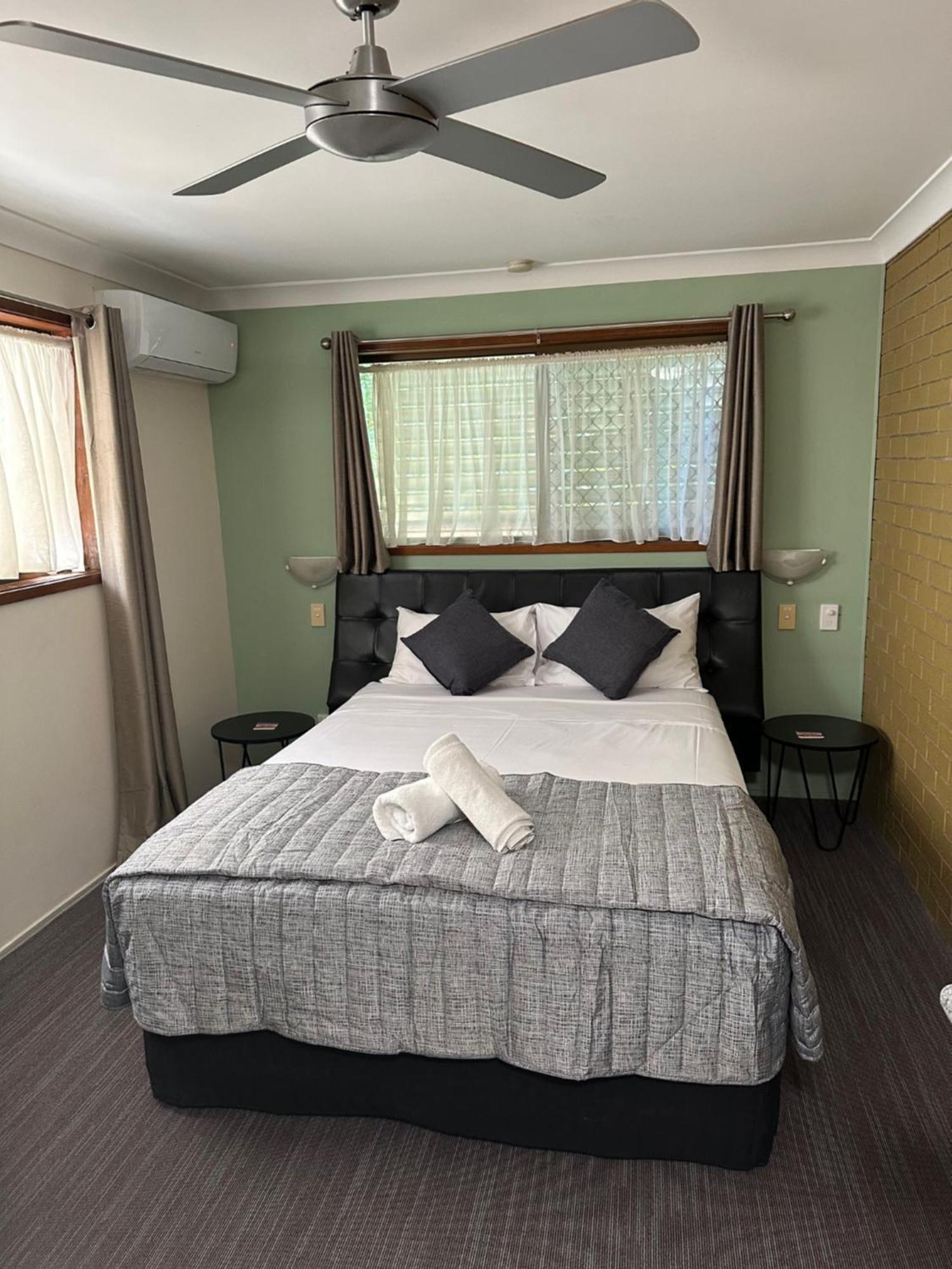 Airport - Only 300 Meters To Airport Terminal Motel 3*