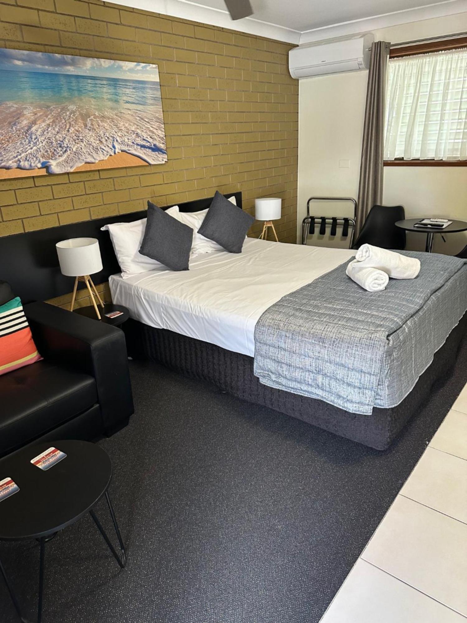 Airport - Only 300 Meters To Airport Terminal Motel 3*