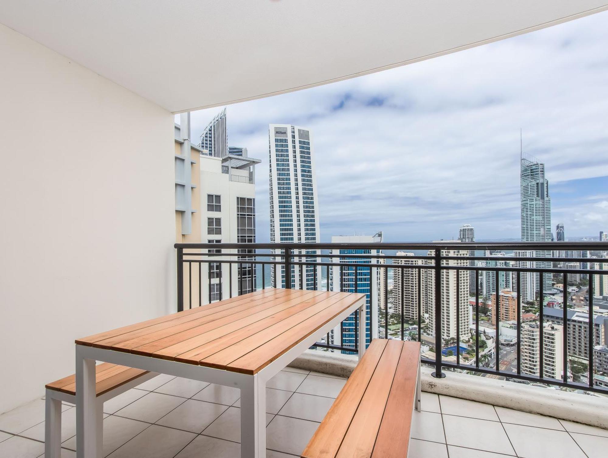 Towers Of Chevron - Private Gold Coast