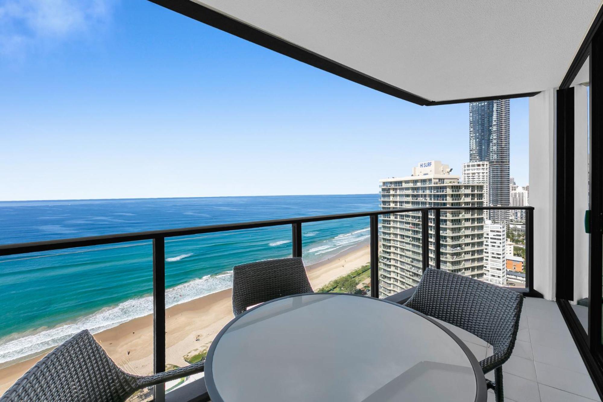 Wonderful 2-bed With Pool, Gym & Scenic Views Apartamento