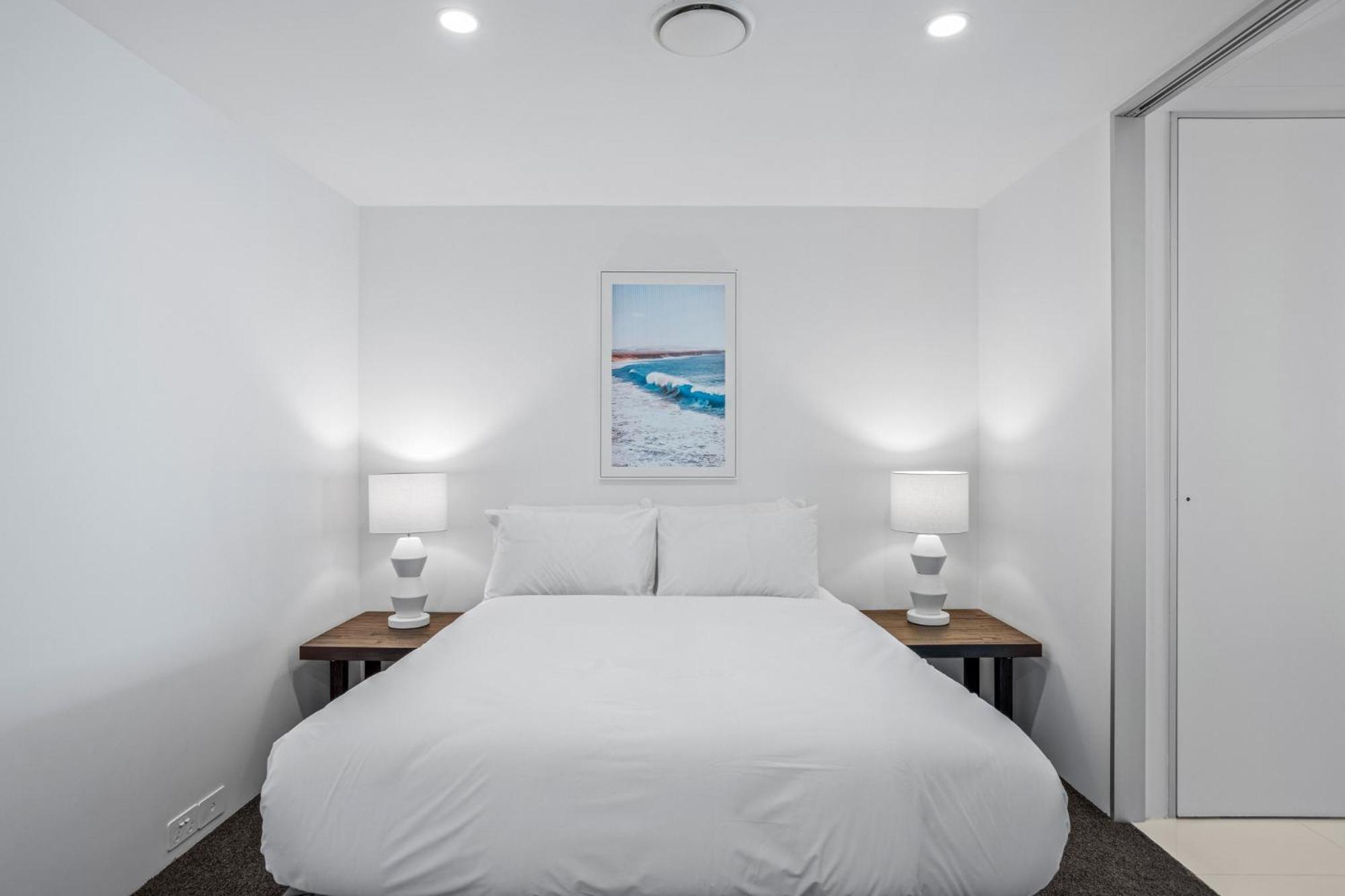 Oceanview 2-bed With Pool, Sauna, Gym & Parking