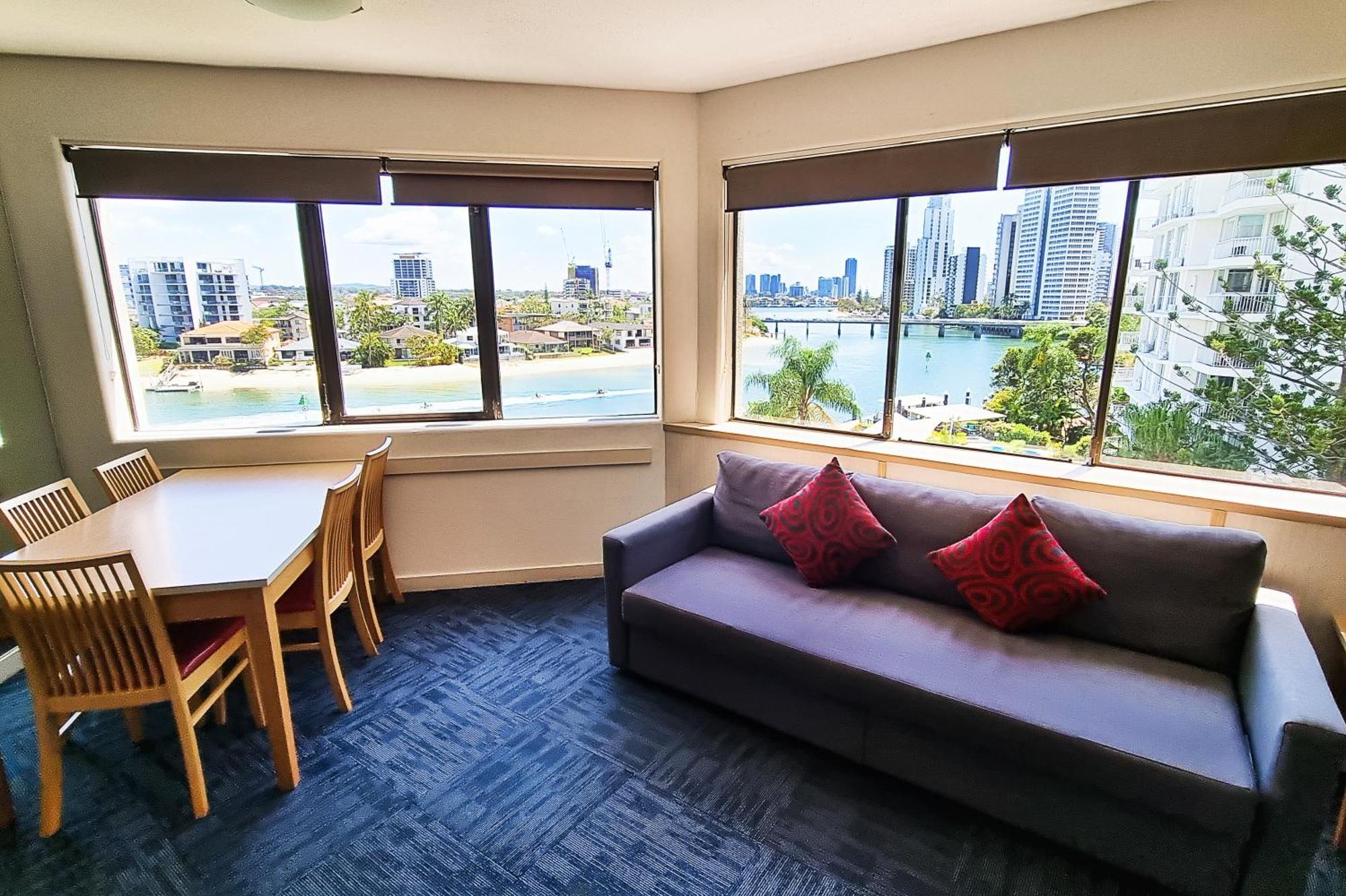 Tiki Surfers Paradise Aparthotel 4*