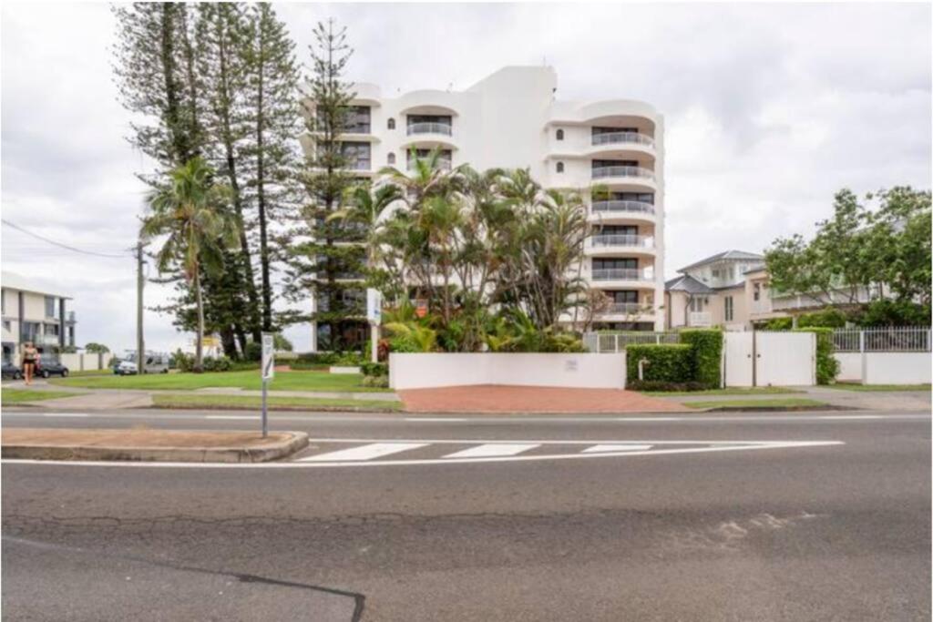Seahaven Beachfront On Albatross Apartment *