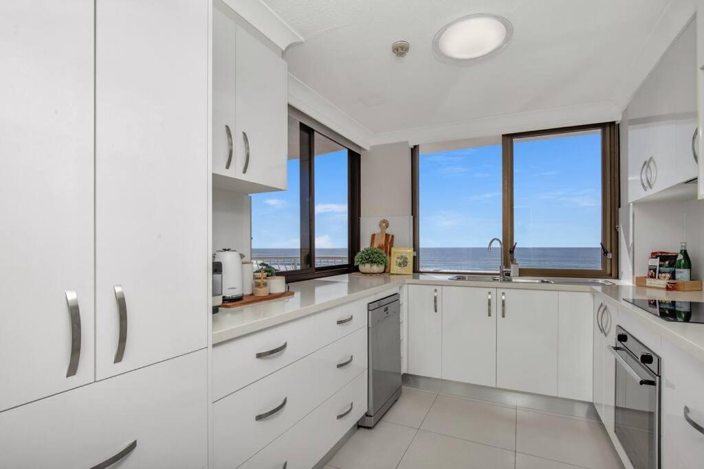 Seahaven Beachfront On Albatross * Gold Coast