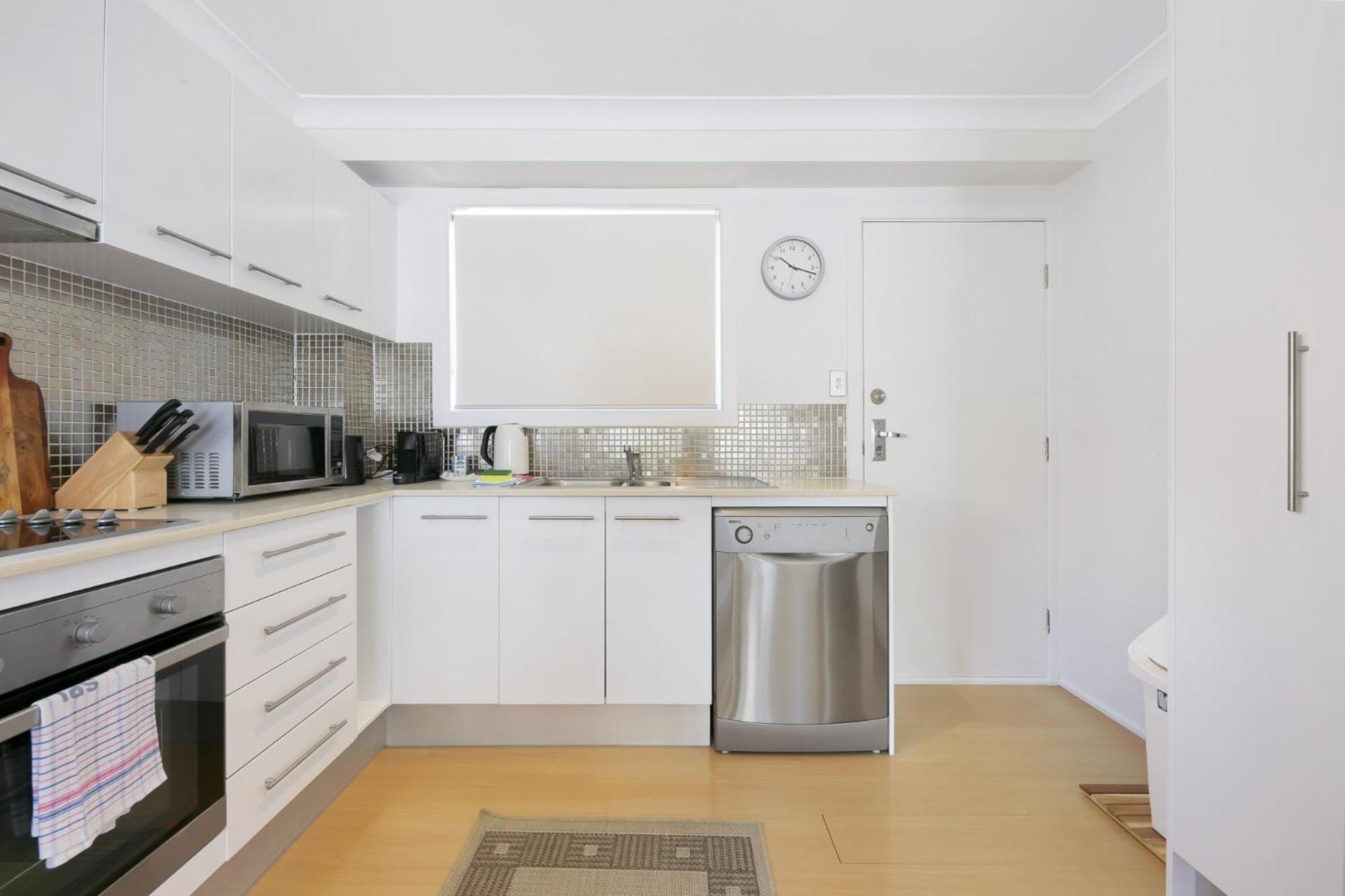 Ground Floor 2-bed Mermaid Pad With Parking Gold Coast