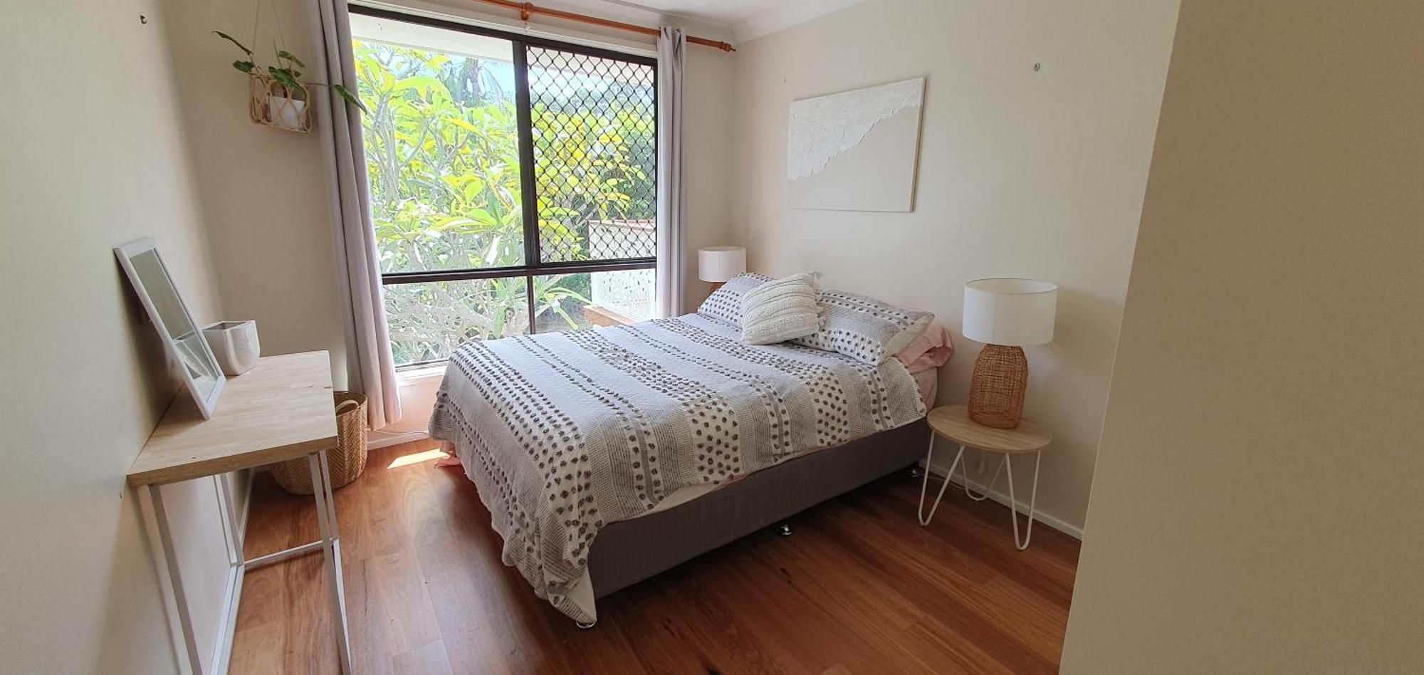Family Retreat, 1 And Half Kms, Shops, Full Apartment *