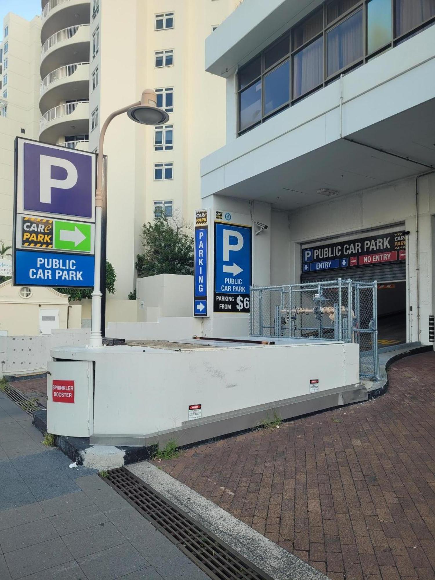 Sea Views, 150 Mtrs To Surfers Beach, Ideal Location For Surfers Paradise Apartment