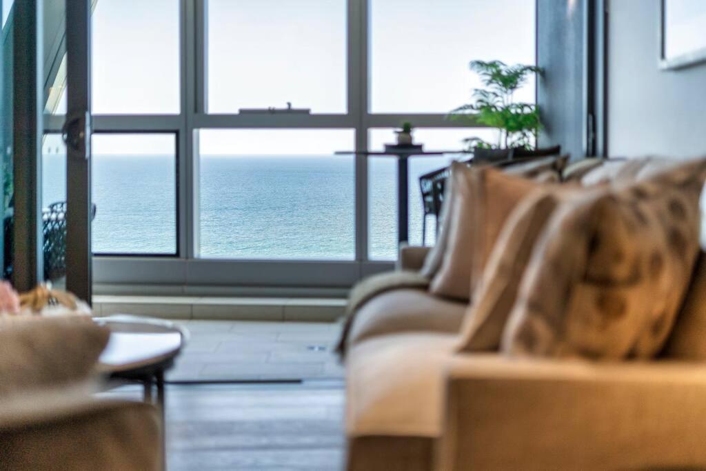 Luxury Jewel Beachfront King