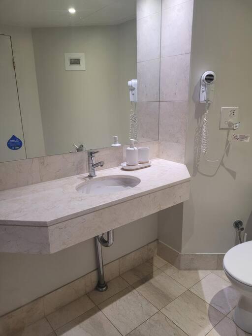 Apartment Sea Views, 150 Mtrs To Surfers Beach, Ideal Location For Surfers Paradise Gold Coast