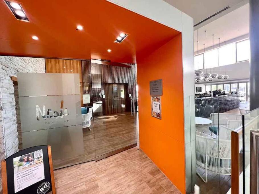 Apartment Sea Views, 150 Mtrs To Surfers Beach, Ideal Location For Surfers Paradise