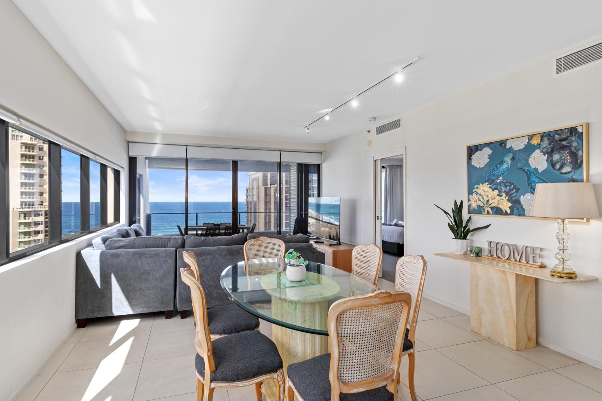 Ultra Broadbeach Resort 4*