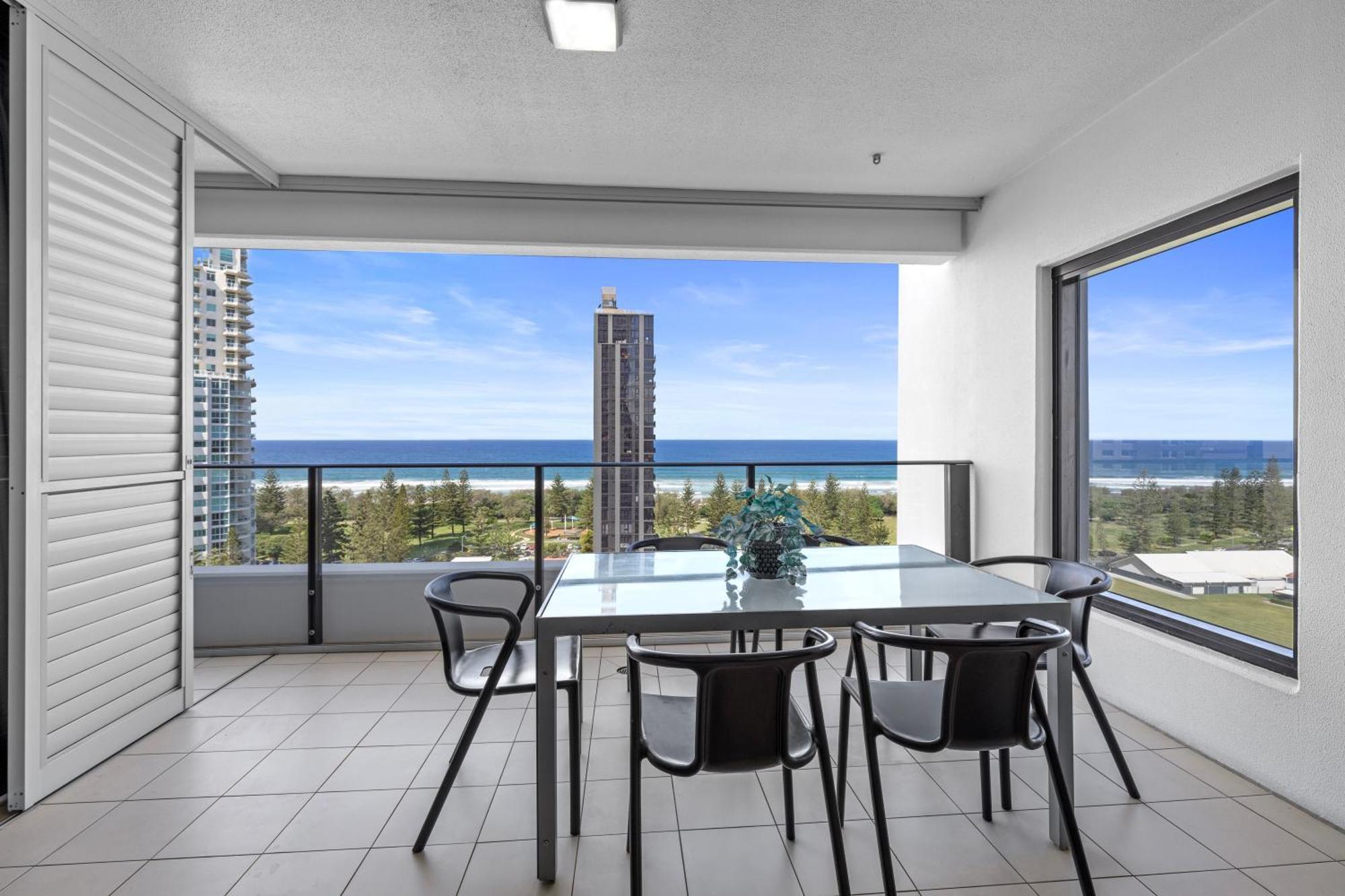Ultra Broadbeach 4* Gold Coast