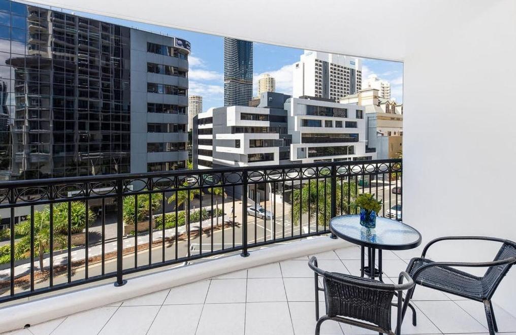 Deluxe Chevron Renaissance * Gold Coast