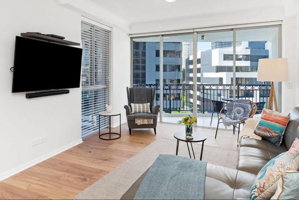 Deluxe Chevron Renaissance Apartment Gold Coast