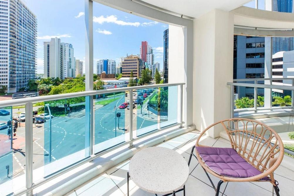 Deluxe Chevron Renaissance * Gold Coast