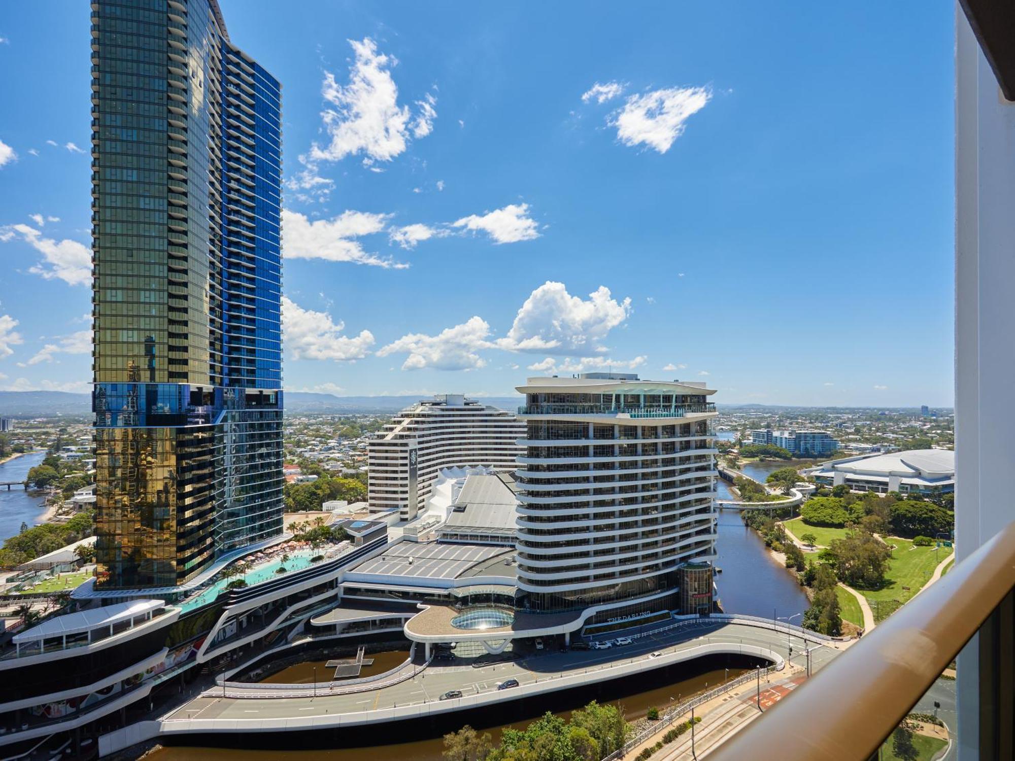 Convenient Located 2 Bedroom Next To Casino * Gold Coast