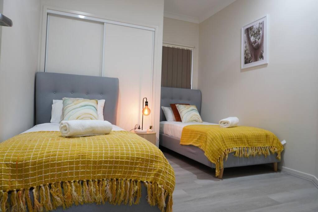 Entire House In Pimpama Pousada