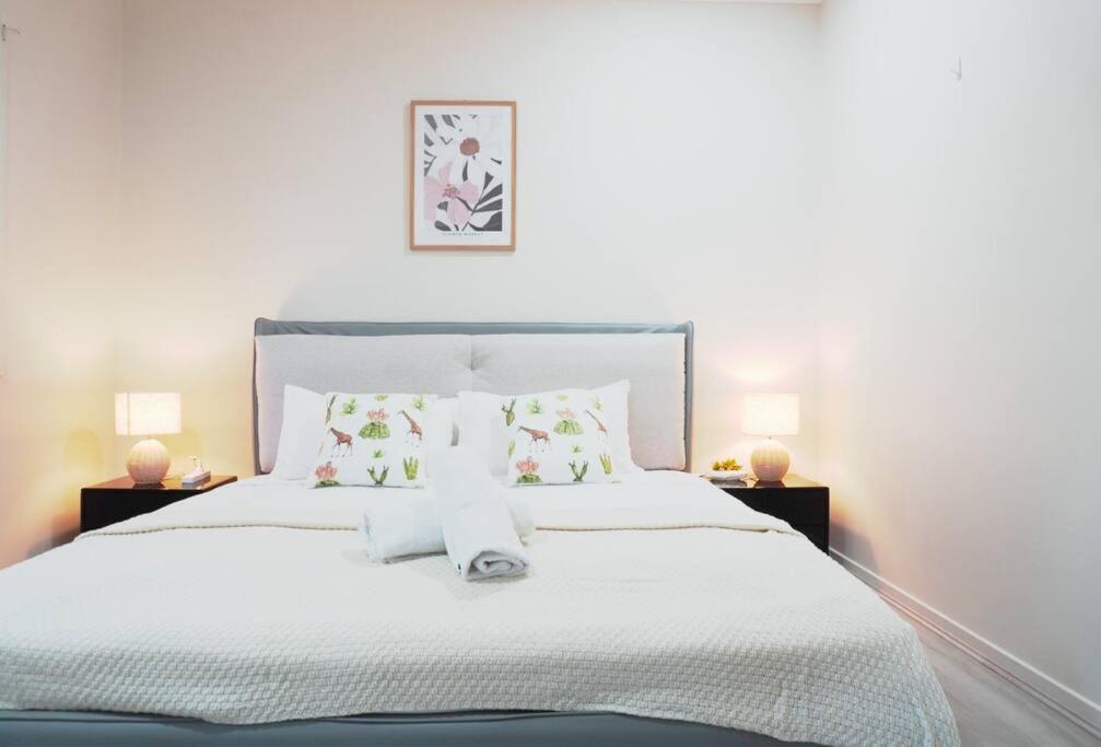Entire House In Pimpama * Gold Coast