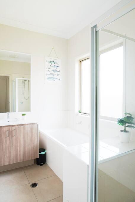 Entire House In Pimpama * Gold Coast