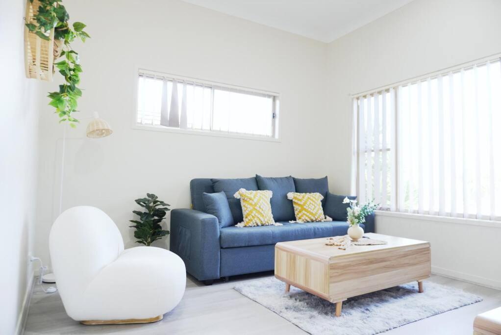 Entire House In Pimpama *