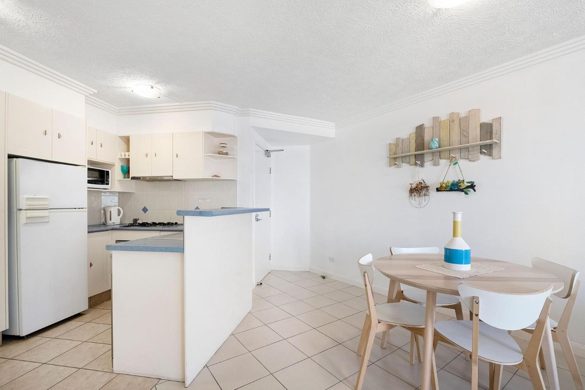 Apartment Beachfront In Palm Beach - Coasthm Gold Coast