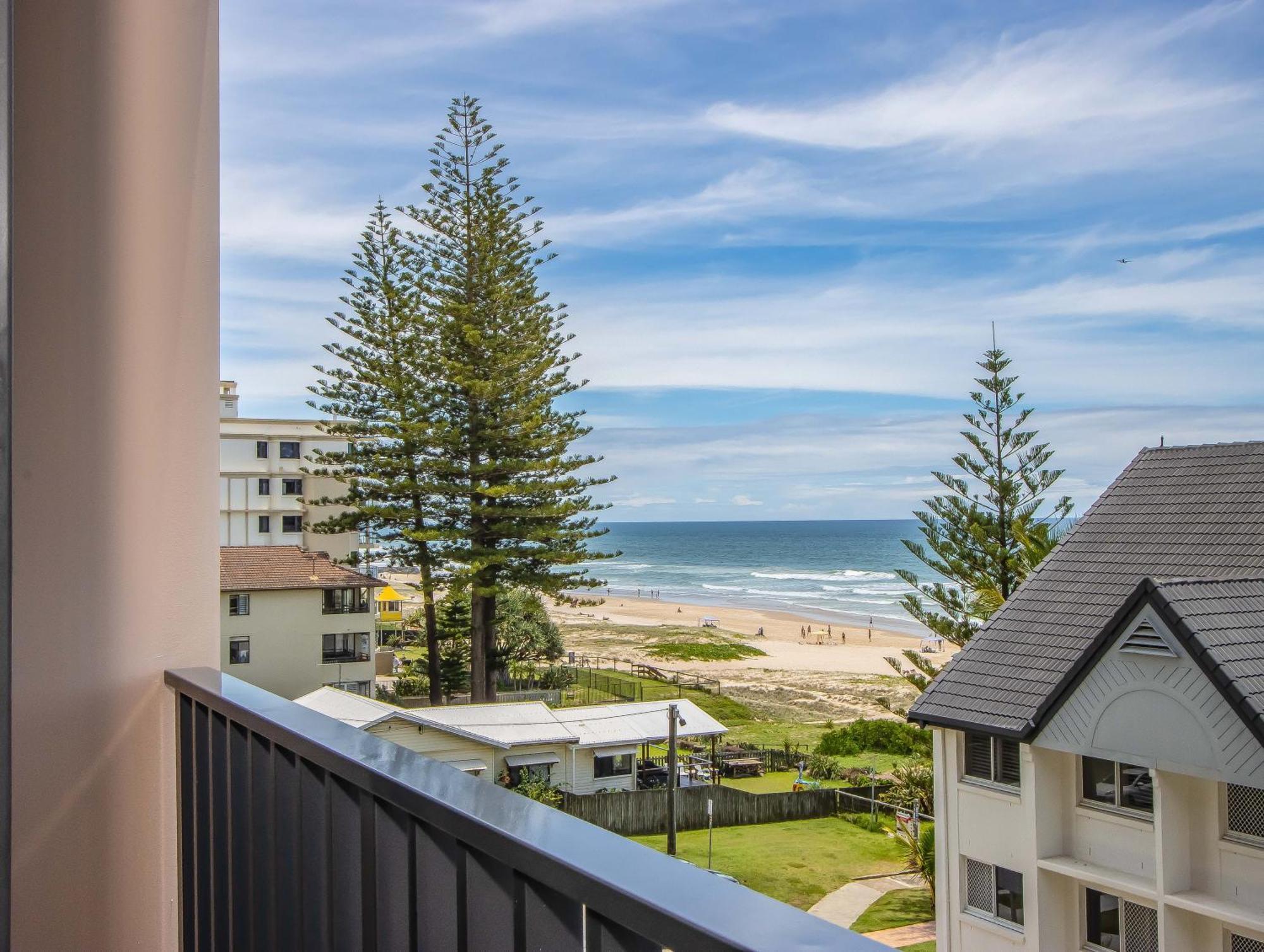 Hemingway Palm - Premium Oceanview By Burleigh Letting *