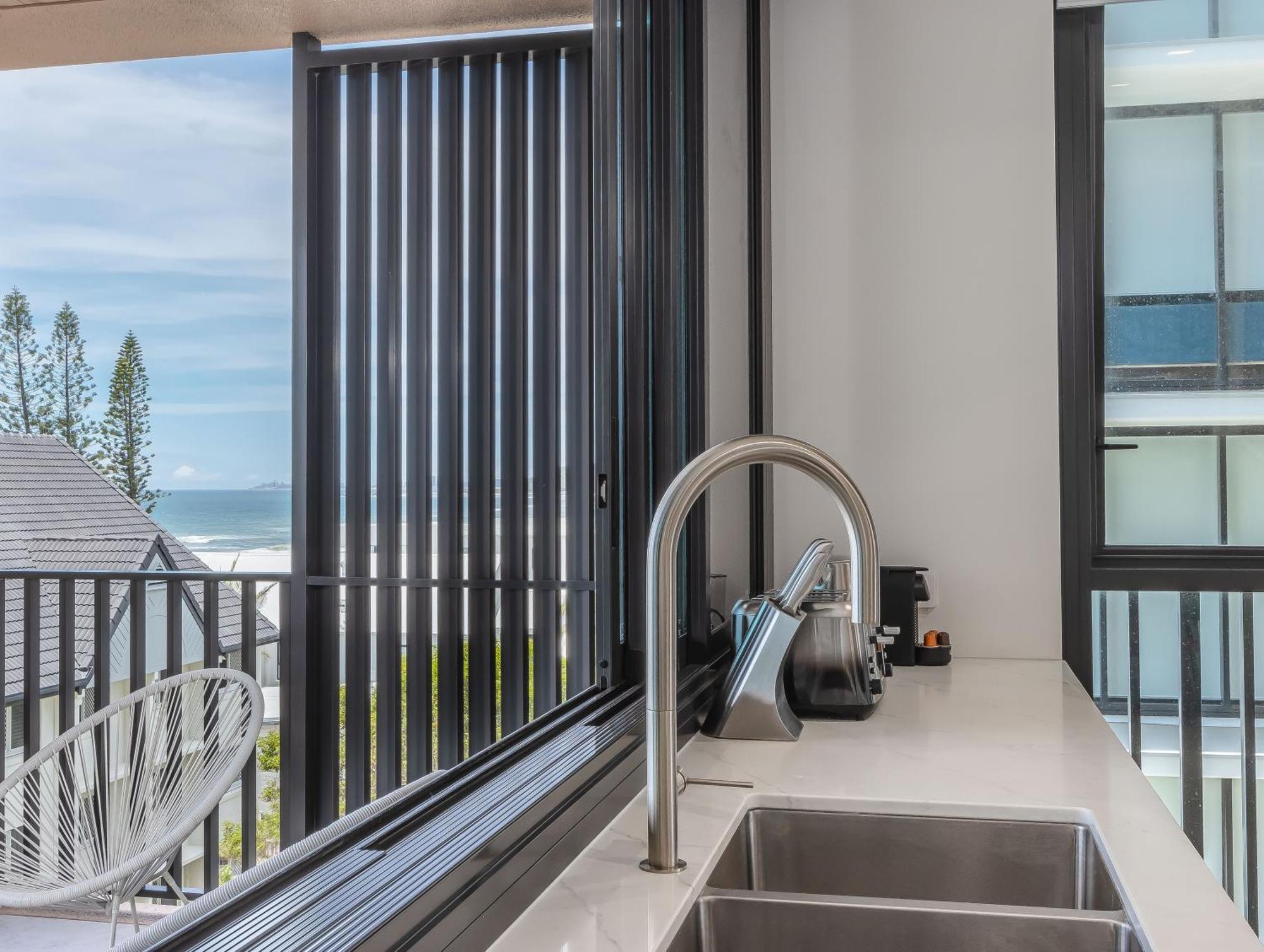 Apartment Hemingway Palm - Premium Oceanview By Burleigh Letting