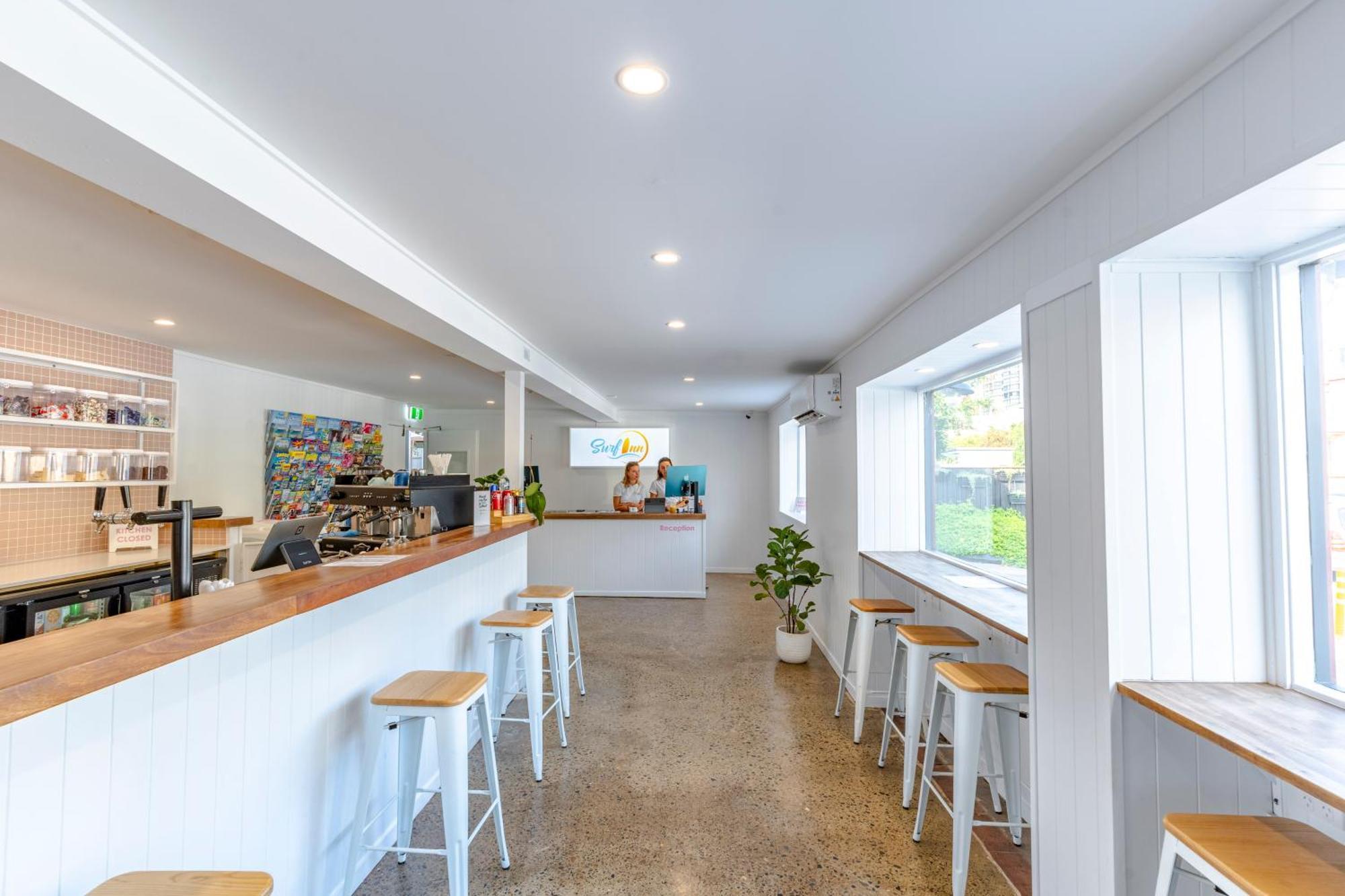 Surf Boutique Backpackers - Free Breakfast *