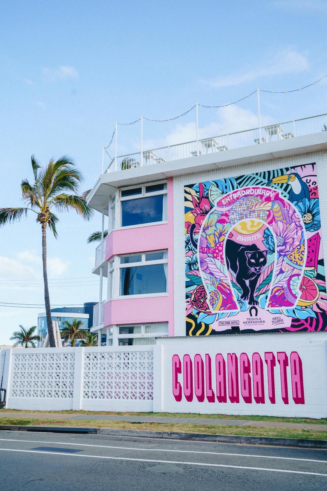 The Pink Coolangatta Hotel 4*