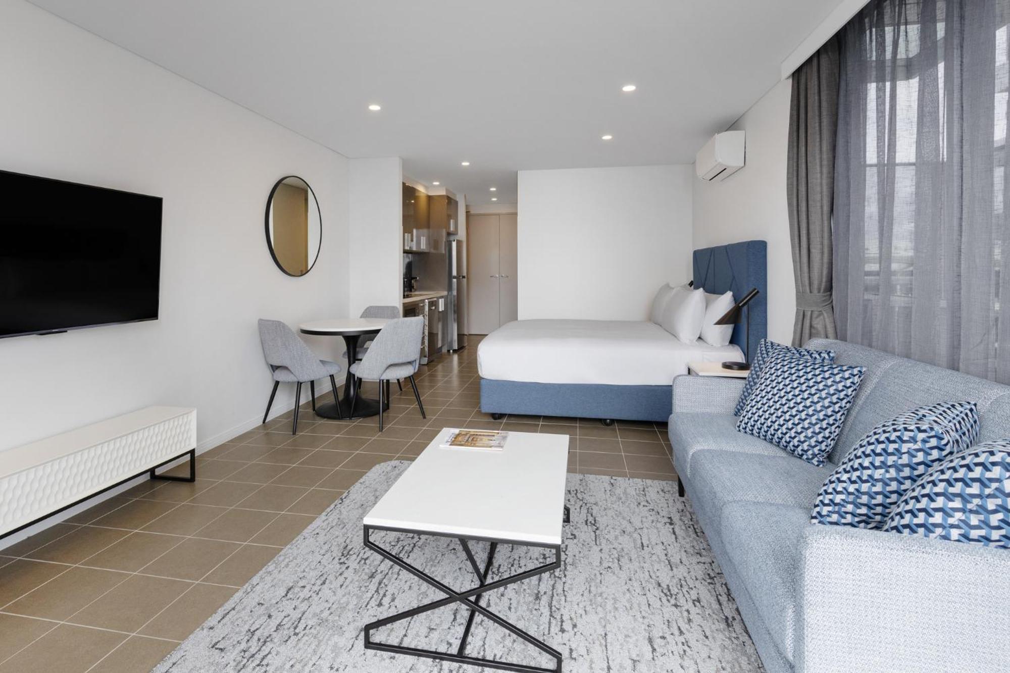Meriton Broadbeach 5*