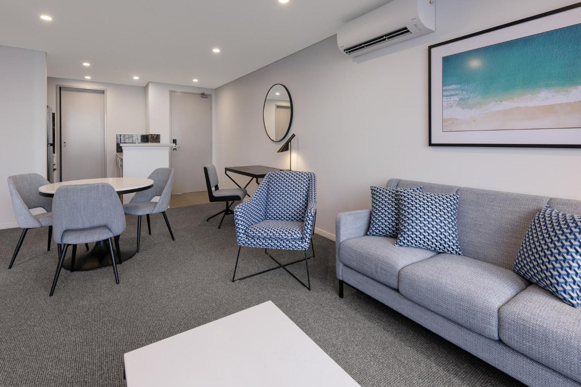 Meriton Broadbeach 5*