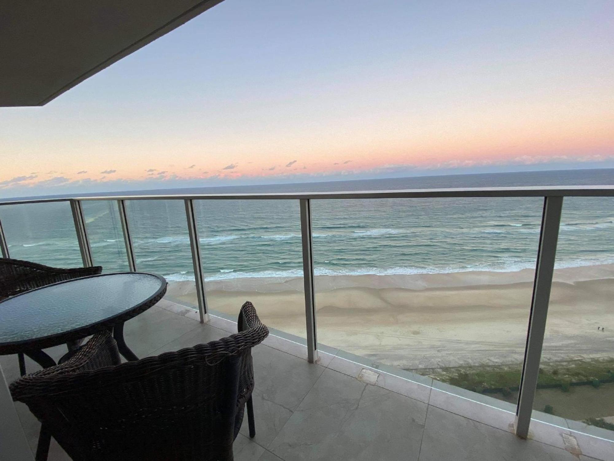 Aparthotel Hi Surf Beachfront