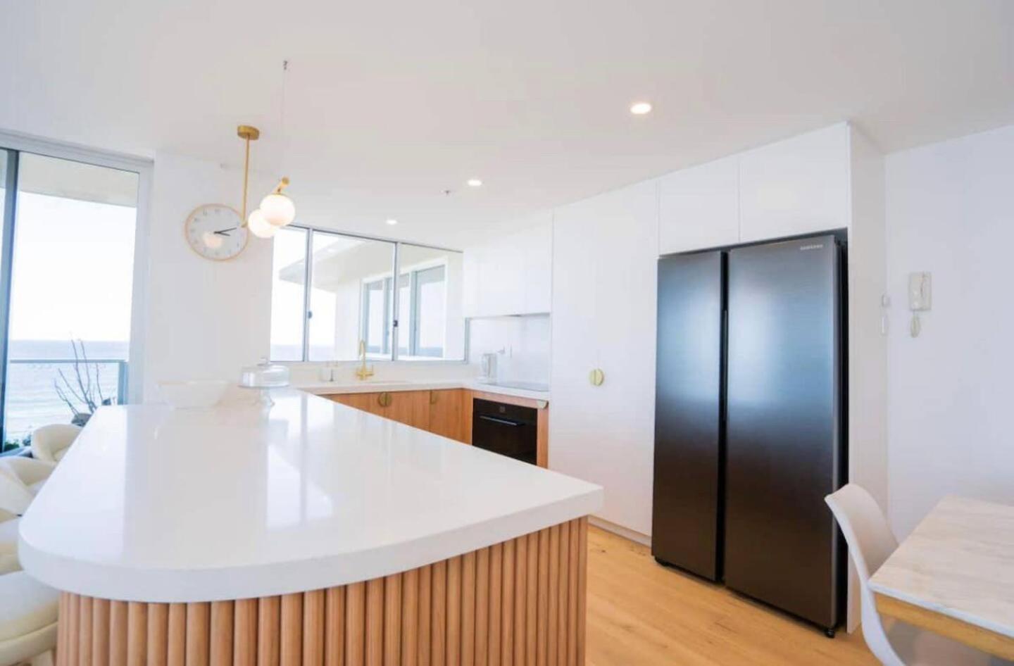Aparthotel Hi Surf Beachfront 4*