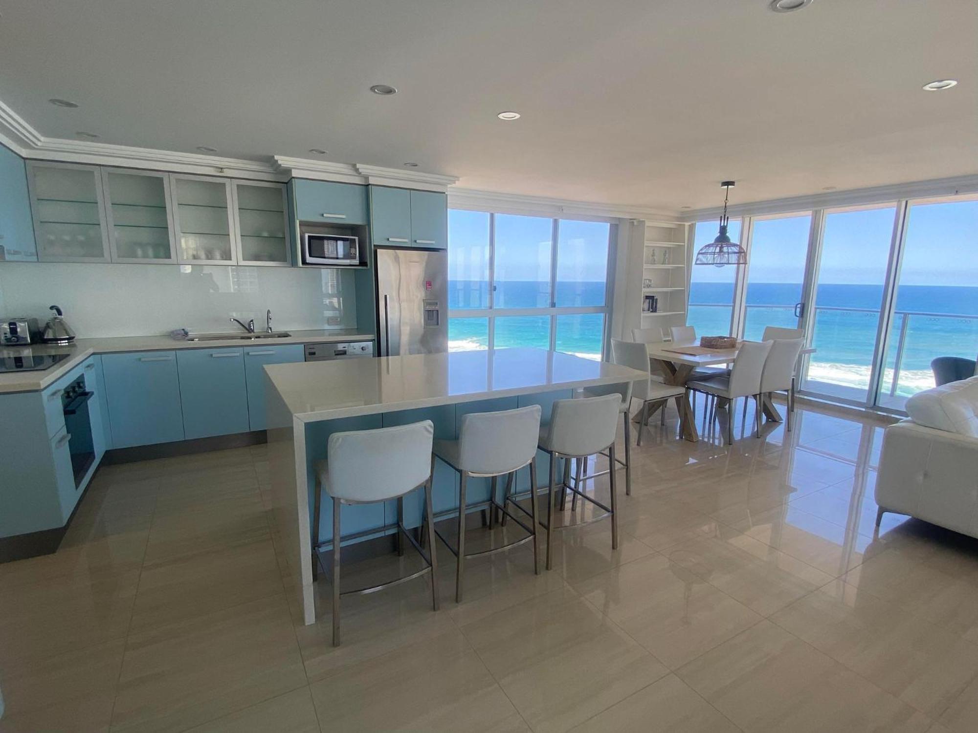 Hi Surf Beachfront Aparthotel Gold Coast