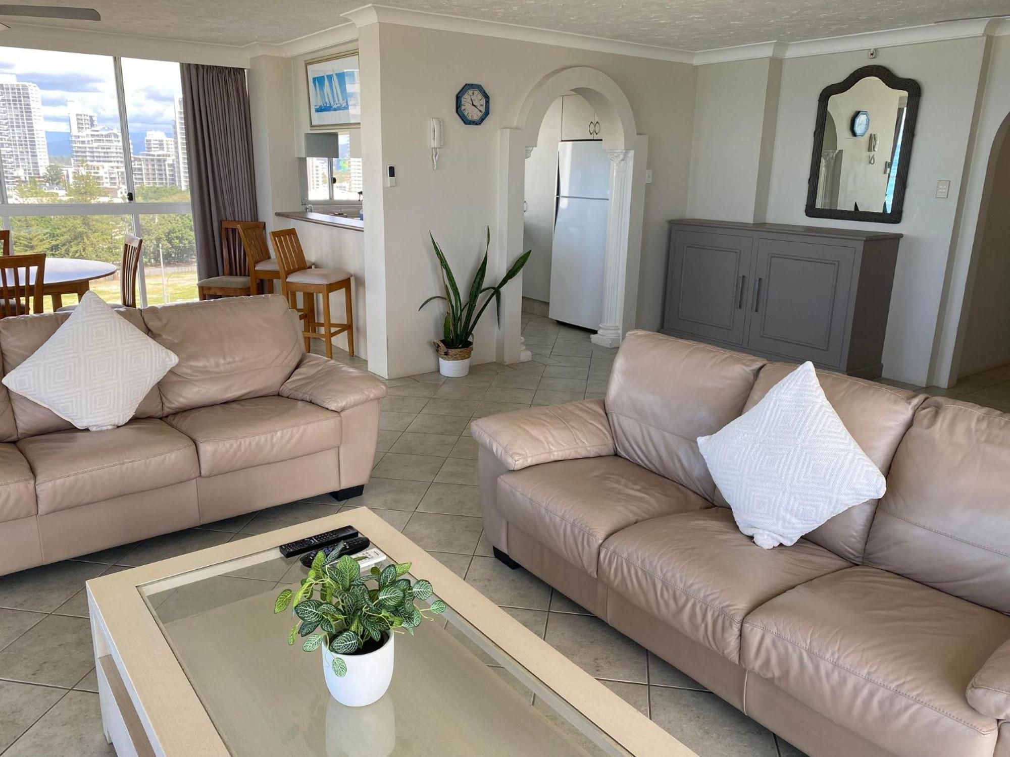 Aparthotel Hi Surf Beachfront 4*