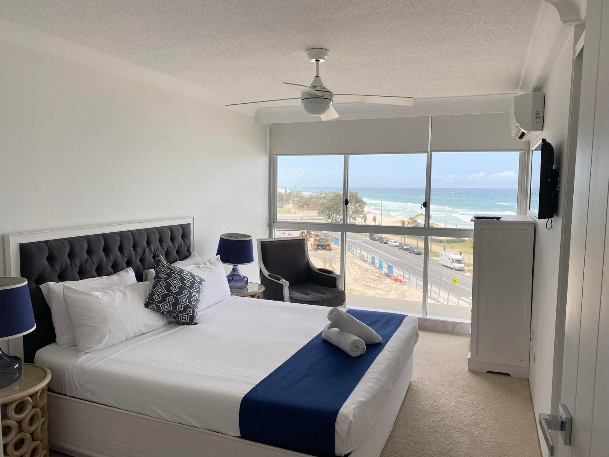 Hi Surf Beachfront Aparthotel 4*