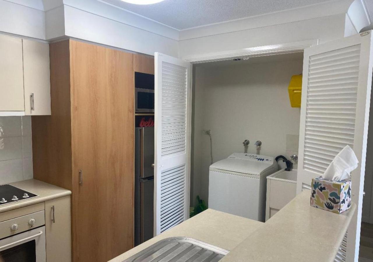 Location Location Location - Broadbeach :) Apartment *