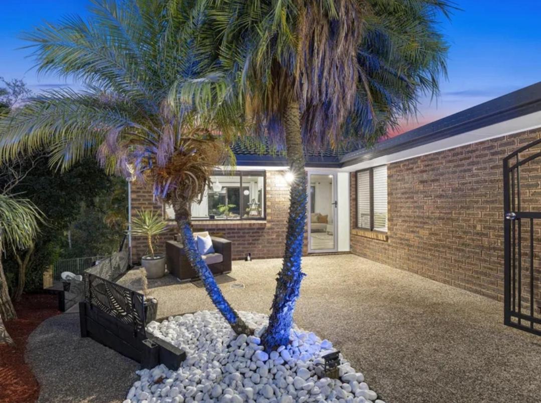 Paradise Retreat With Waterfall & Pool On 2000m2 Holiday home *