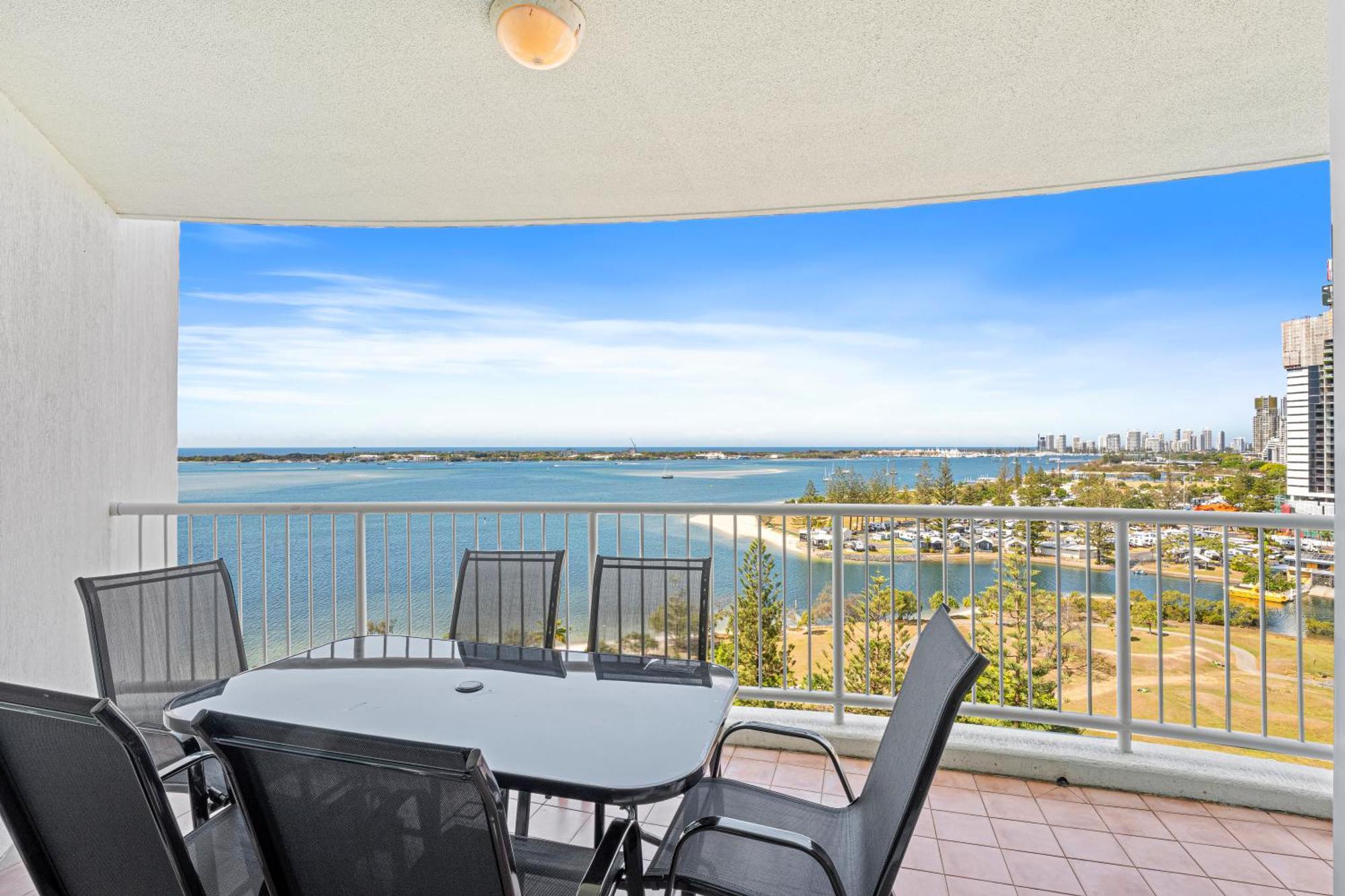 Aparthotel Crystal Bay On The Broadwater Gold Coast