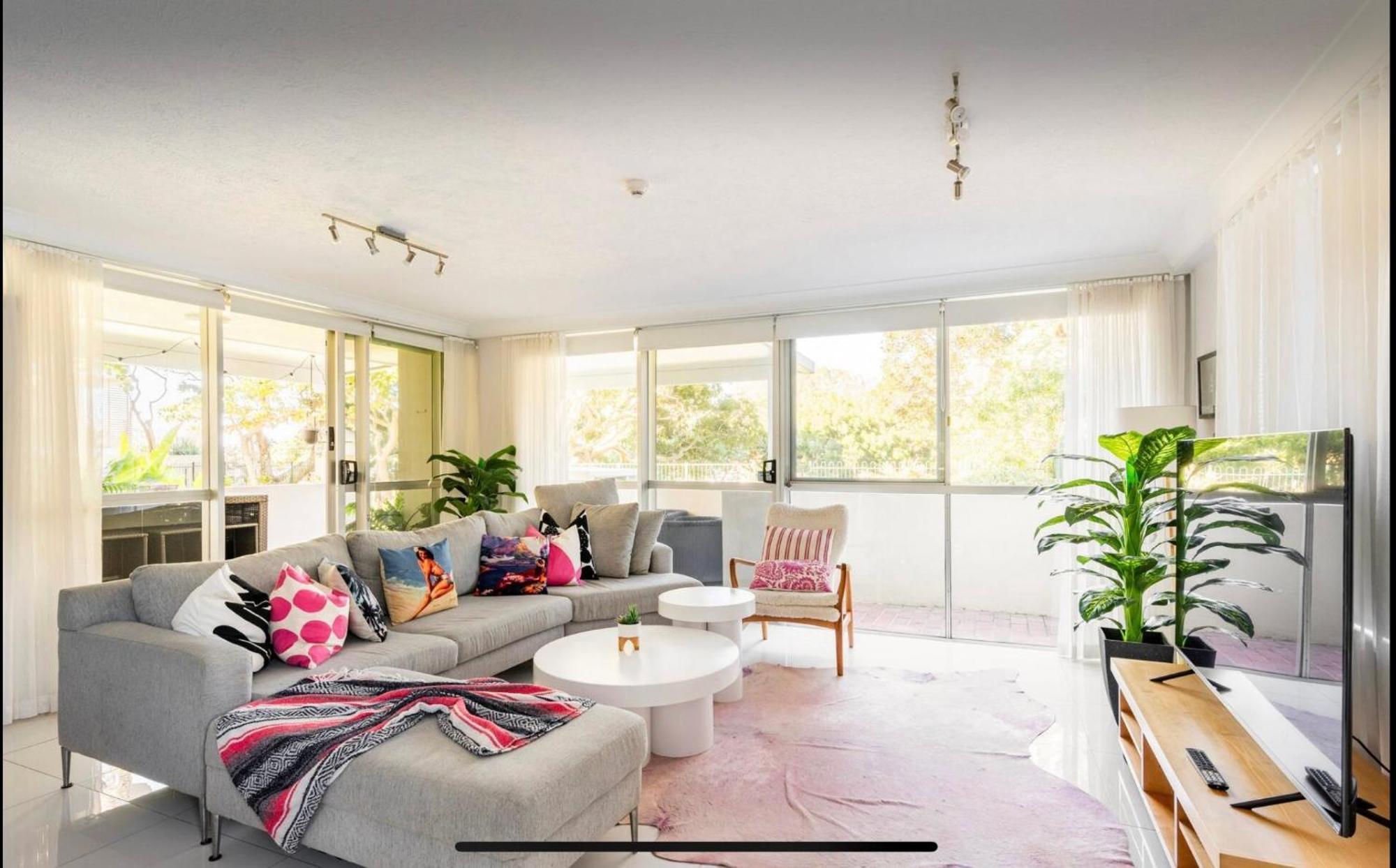Beachside Beauty At Burleigh Pavilion! *