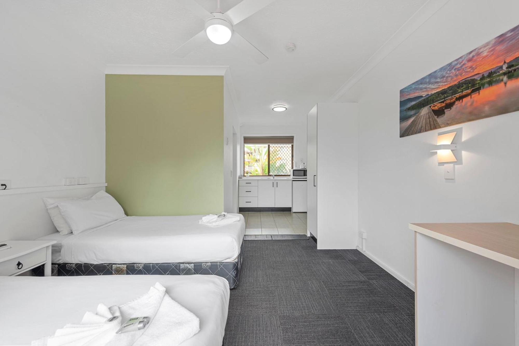 Gold Coast Inn 3*