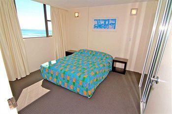 President - Absolute Beachfront 3* Gold Coast