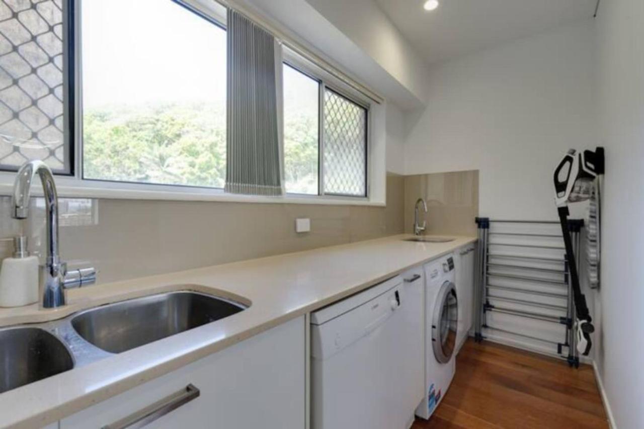 Burleigh Point Vibes 2 Bed Apartment