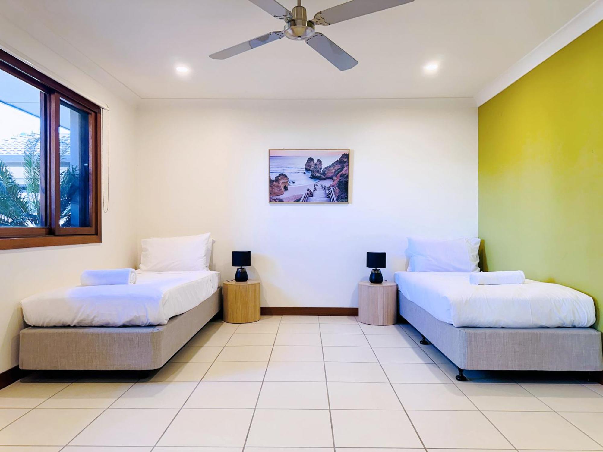 Villa Waterfront Haven Balinese At Bundall Gold Coast