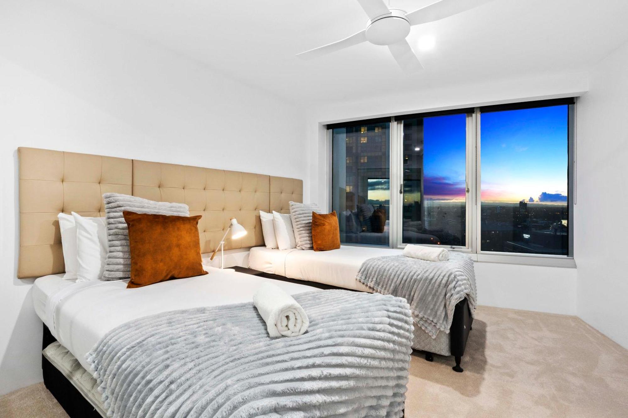 Q Tower At Surfers Paradise - Self Contained