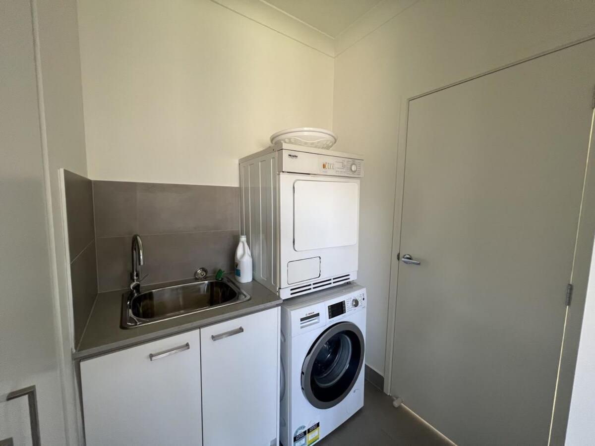 Stunning 3br In Serene Loc Varied Amenities Bbq * Gold Coast