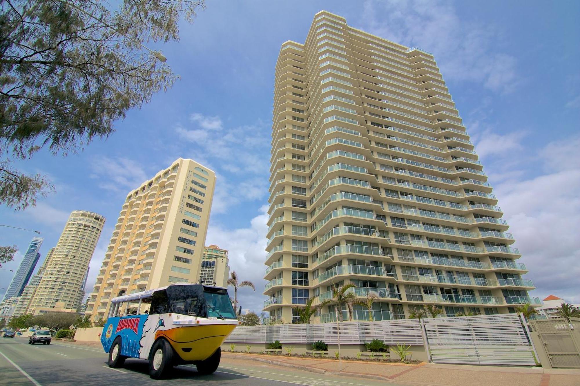 Aparthotel Hi Surf Beachfront 4*