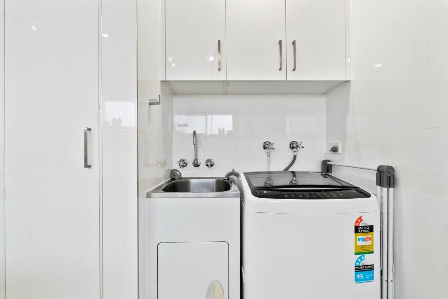 Apartment 'golden State Of Mind' Coastal Haven In Broadbeach