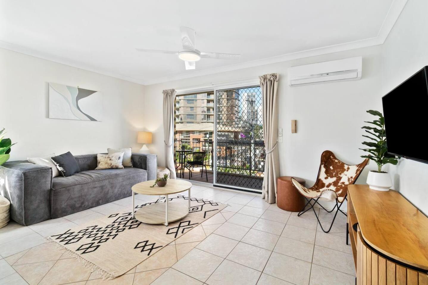 Apartment 'golden State Of Mind' Coastal Haven In Broadbeach Gold Coast